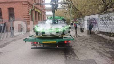Дептранс Москвы показал, как снова забирает Lamborghini Насти Ивлеевой на штрафстоянку
