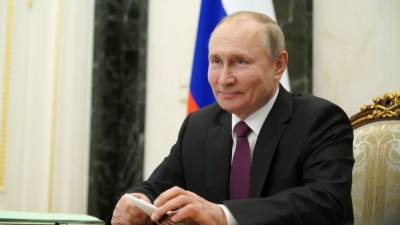Президент России посетил станцию скорой помощи №4 под Петербургом