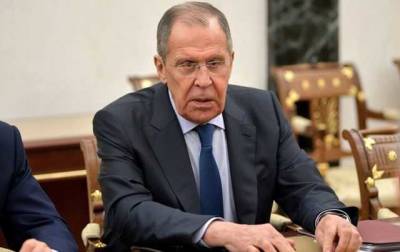 Лавров заявив, що Росія не повинна “спускати з гачка” Зеленського