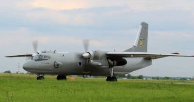 Военкор Котенок: Украина перегнала военный самолет Ан-26 в Харьковскую область