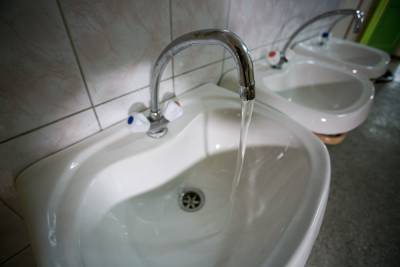 В Челябинске выявили отклонения питьевой холодной и горячей воды от нормативов