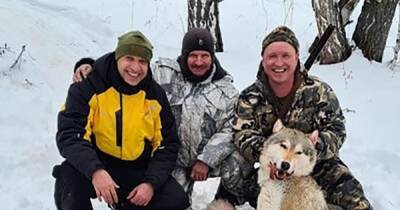 Депутата с позором исключат из "ЕР" за жестокое убийство волка