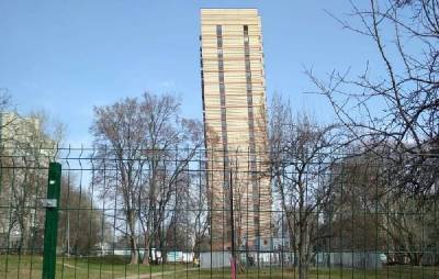 Власти Москвы объяснили фотографии «Пизанской башни» в Зюзине