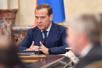 Медведев назвал Чехию заложником политики США в отношении России