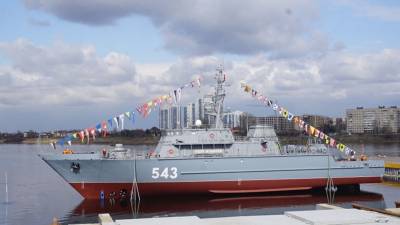 Корабль противоминной обороны "Петр Ильичев" торжественно спущен на воду в Петербурге