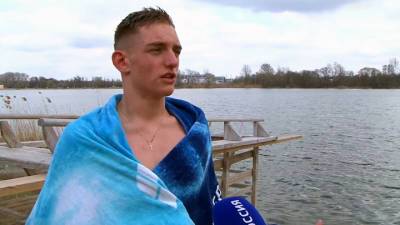 Вести. Чемпионом России по зимнему плаванию стал 15-летний белгородец