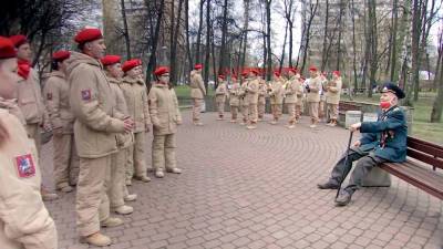 По всей России для ветеранов ВОВ провели мини-парады
