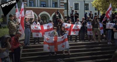 Протесты в Грузии: “Защитники Риони” митинговали против Намахвани ГЭС у суда - видео