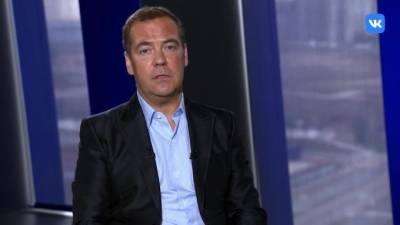 Владимир Путин - Дмитрий Медведев - Медведев: Россия не имеет милитаристских планов - piter.tv