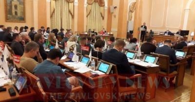 "Половина зала без масок": в Одессе вызвали полицию на сессию городского совета (фото)