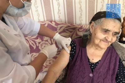 В Новолакском районе заработали мобильные бригады медиков по вакцинацфии населения от коронавируса