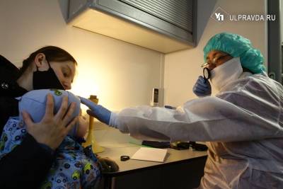 Чебоксарские офтальмологи проверили зрение у ульяновских детей