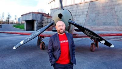 "Я мечтал снимать про самолеты": Бекмамбетов – о первом военном фильме в своей карьере