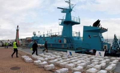 В Карибском море задержаны эстонец и латвиец с 200 кг кокаина на борту