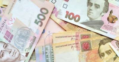 В Украине средняя зарплата выросла за месяц более чем на 1000 грн