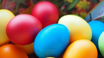 Диетолог оценила безопасность красителей для яиц