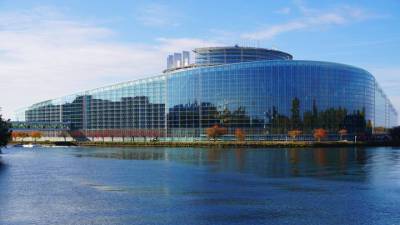 Европарламент предлагает отказаться от российского газа и отключить РФ от SWIFT