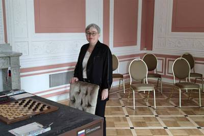 Российская шашистка Тансыккужина всухую выиграла раунд после скандала с флагом