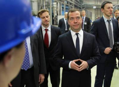 Медведев не исключает возможность перехода к четырёхдневной рабочей неделе