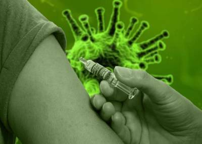 Медик сравнил последствия вакцинации от COVID-19 и перенесенной болезни