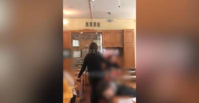 Школьник распылил перцовку в лицо учительницы, просившей "убить" её