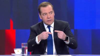 Медведев: Цифровые валюты нацбанков могут заменить наличные деньги