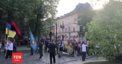 В Киеве впервые в истории Украины состоялся Марш вышиванок в честь создания дивизии "Галичина" - tsn.ua - Киев - Львов