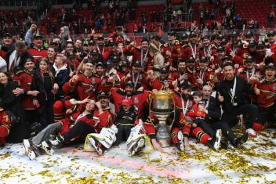 Хоккеисты «Авангарда» впервые в истории выиграли Кубок Гагарина