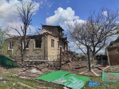 Донбасс, поселок Зайцево, 60 нуждающихся стариков и ветеранов.