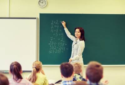 С 1 сентября в российских школах введут программы организации воспитательной работы