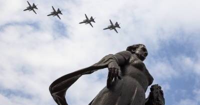 В Калининграде лётчики Балфлота репетируют воздушный парад к Дню Победы