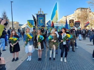 История ничему не учит украинских националистов