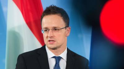 Венгрия отказалась высылать российских дипломатов из-за Чехии