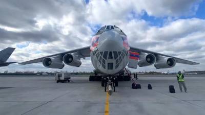 Второй самолёт МЧС России с медоборудованием для Индии сел в Нью-Дели