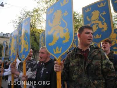 «Убирайтесь» — смелый киевлянин столкнулся с нацистами на марше в честь дивизии СС «Галичина» (видео)