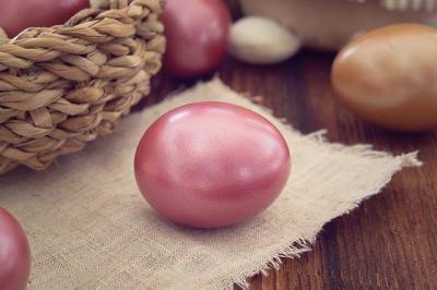 Диетолог рассказала, как пищевые красители для яиц влияют на здоровье