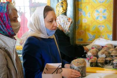 Главный санврач Свердловской области призвал жителей встретить Пасху дома, а не в храмах