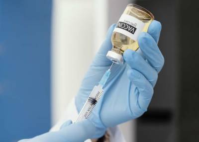 Обнаружен новый побочный эффект двух вакцин от коронавируса - lenta.ua - Англия - Великобритания