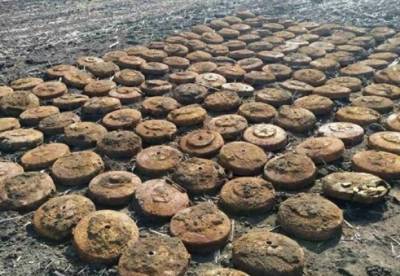 На Днепропетровщине в поле нашли 150 мин
