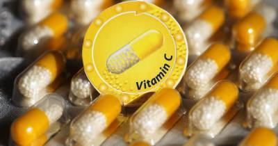 Названы витамины, сокращающие риск COVID-19 в тяжелой форме