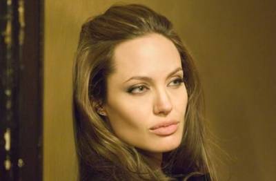 Пользователей Сети повеселила Анджелина Джоли, проигнорировавшая знаменитого рэпера