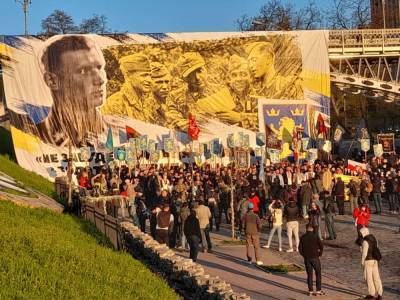 Глава института Нацпамяти испугался и осудил марш эсэсовцев в Киеве