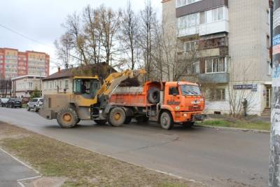 С улиц Йошкар-Олы убрали 90 тонн грязи