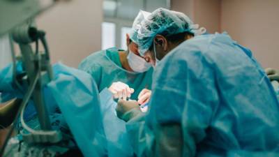 Иркутские врачи шесть часов оперировали отрезанное бензопилой лицо ребенка