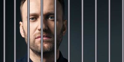 Сто дней Навального в тюрьме, бегство его сторонников и граффити в Петербурге: о чем пишут политические телеграм-каналы