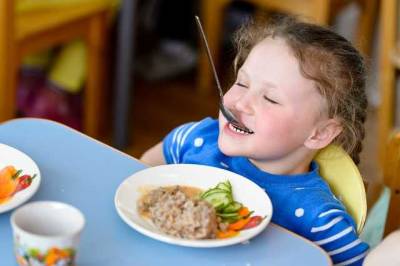 В Кировском районе родители стали чаще жаловаться на питание в детсадах