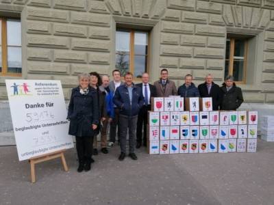 В Швейцарии проведут референдум об однополых браках