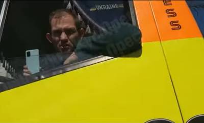 Нарушают ПДД и угрожают водителям: скандал с эвакуаторщиками в Киеве