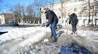 Каждый год одно и тоже: как убирают снег в Ярославле