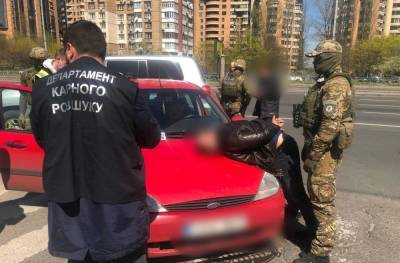 В Киеве задержали группу вымогателей